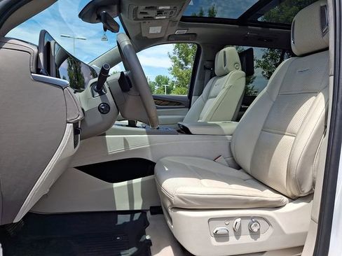 Used 2021 Cadillac Escalade Premium Luxury Platinum w/ Heavy-Duty Trailer Package AWD/4WD image 13