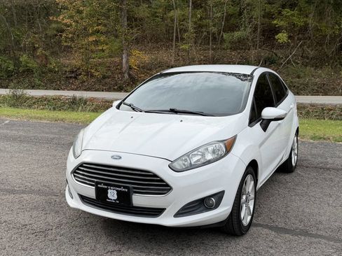 Used 2014 Ford Fiesta SE w/ Equipment Group 201B image 13