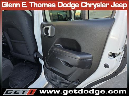 Certified 2023 Jeep Gladiator Willys image 30