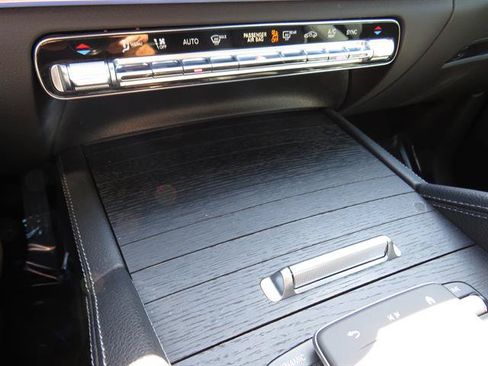 Used 2024 Mercedes-Benz GLS 450 4MATIC image 17