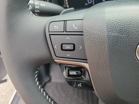 Used 2026 Toyota Camry SE FWD image 19