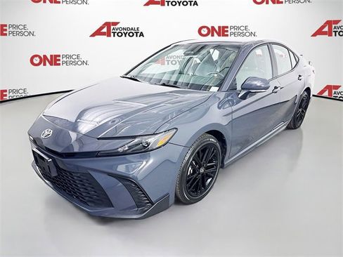 Certified 2025 Toyota Camry SE image 3