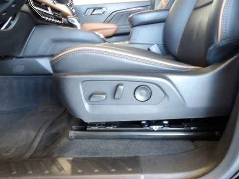 Used 2023 GMC Canyon AT4 w/ AT4 Premium Package image 10