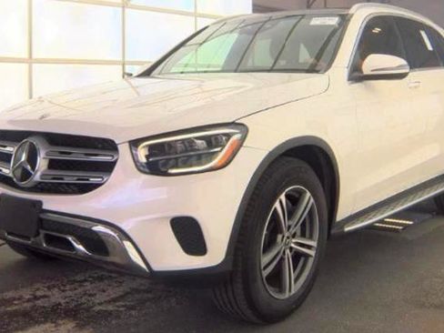 Used 2020 Mercedes-Benz GLC 300 4MATIC w/ Multimedia Package image 2
