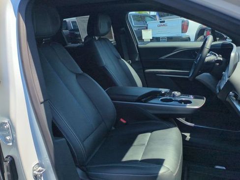 Used 2025 Cadillac Lyriq Luxury w/ LPO, Floor Liner Package AWD/4WD image 28