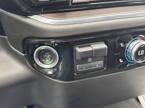 Used 2025 GMC Sierra 1500 SLT AWD/4WD image 24