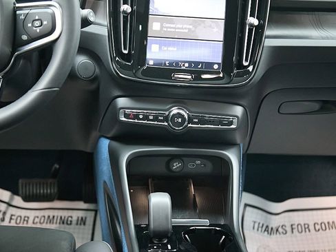 Certified 2023 Volvo XC40 Recharge Ultimate image 30