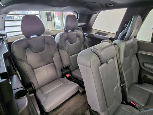 Certified 2024 Volvo XC90 B6 Ultimate w/ Protection Package image 15