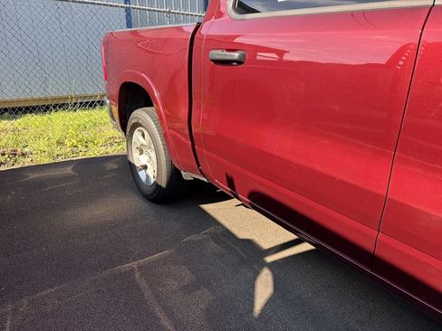 Used 2025 RAM 1500 Big Horn AWD/4WD image 3