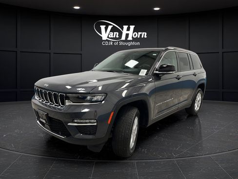 Used 2023 Jeep Grand Cherokee Limited w/ Luxury Tech Group II AWD/4WD image 3