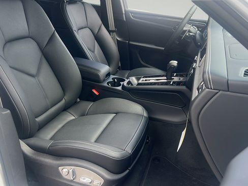 New 2026 Porsche Macan GTS AWD/4WD image 22