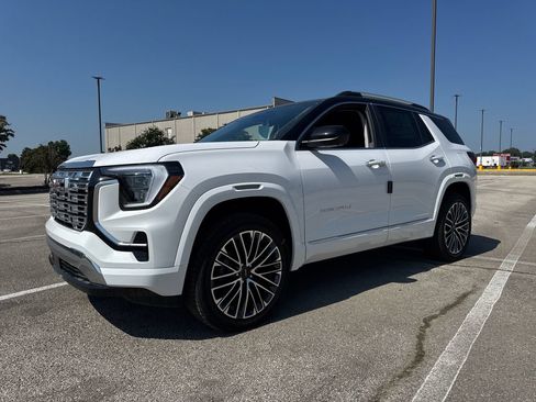 New 2027 GMC Terrain Denali w/ LPO, Floor Liner Package AWD/4WD image 2