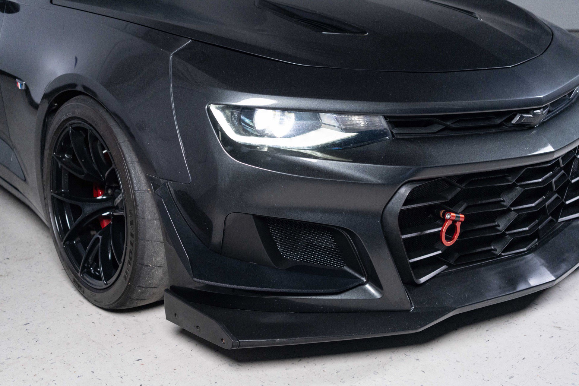 Used 2018 Chevrolet Camaro SS RWD image 32