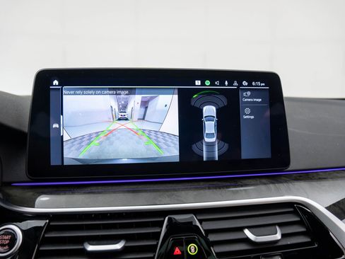 Used 2022 BMW 540i xDrive w/ Premium Package image 23