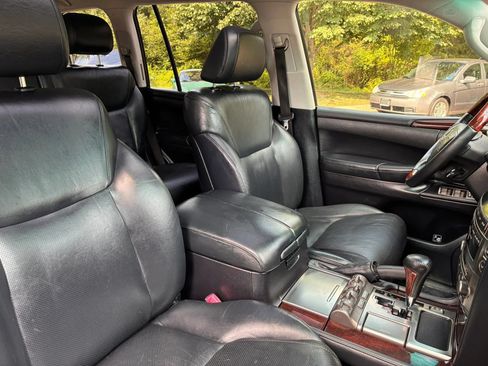 Used 2011 Lexus LX 570 4WD w/ Luxury Pkg image 48