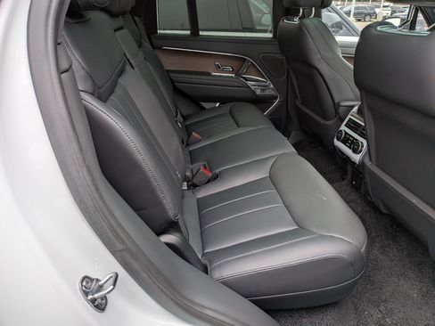 New 2025 Land Rover Range Rover SE AWD/4WD image 27