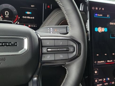 Used 2025 GMC Yukon Denali Ultimate AWD/4WD image 13