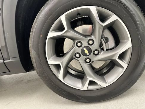 Used 2024 Chevrolet Trax LT w/ Driver Confidence Package FWD image 33