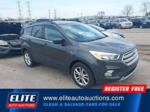 Used 2018 Ford Escape SE image 2