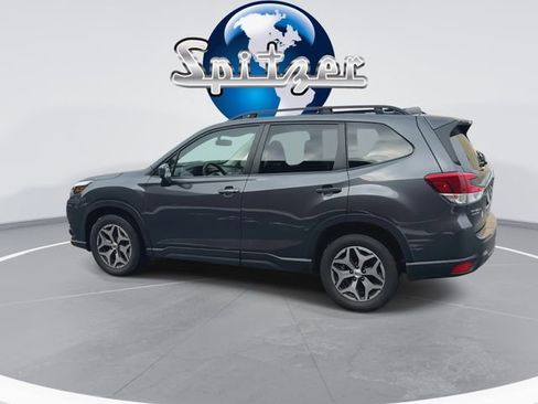 Used 2022 Subaru Forester Premium image 7