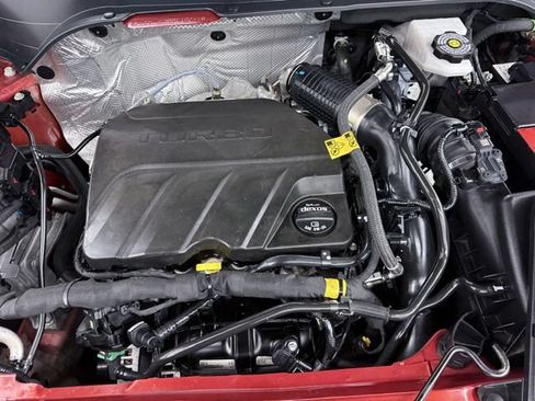 Used 2024 Chevrolet Trax RS w/ Sunroof Package FWD image 14