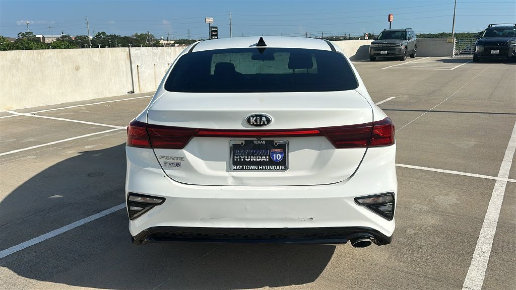 Used 2020 Kia Forte LXS FWD image 11
