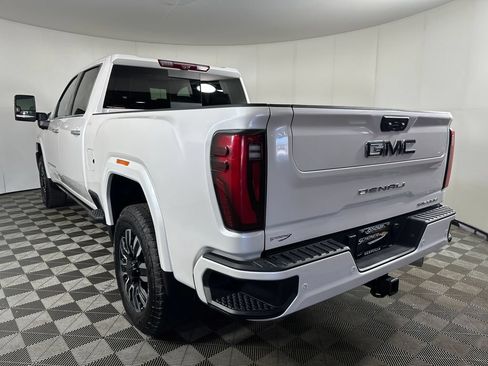 Used 2025 GMC Sierra 2500 Denali Ultimate AWD/4WD image 3