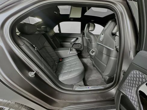 Used 2023 BMW 760i xDrive AWD/4WD image 28