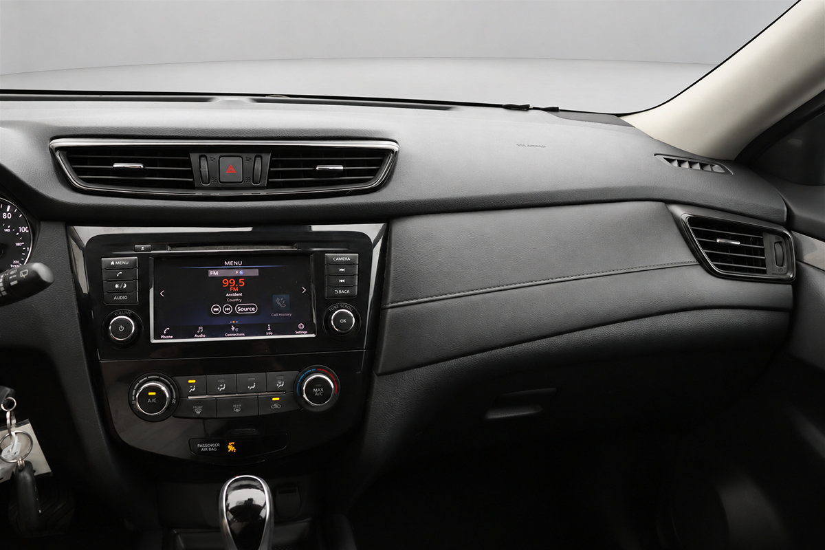 Used 2020 Nissan Rogue S FWD image 31