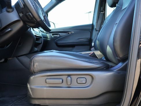Certified 2021 Honda Ridgeline Black Edition image 33