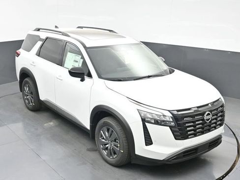 New 2026 Nissan Pathfinder SV w/ SV Premium Package FWD image 34