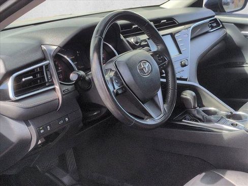 Used 2018 Toyota Camry XSE image 10
