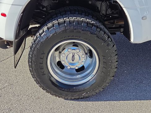 Used 2024 Ford F350 XLT image 7