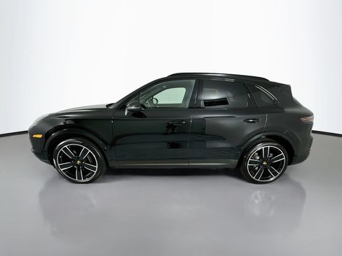 Certified 2023 Porsche Cayenne AWD/4WD image 2