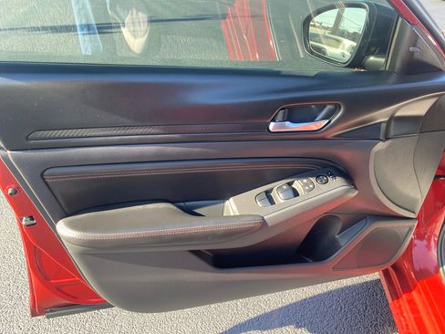 Used 2022 Nissan Altima 2.5 SR image 12