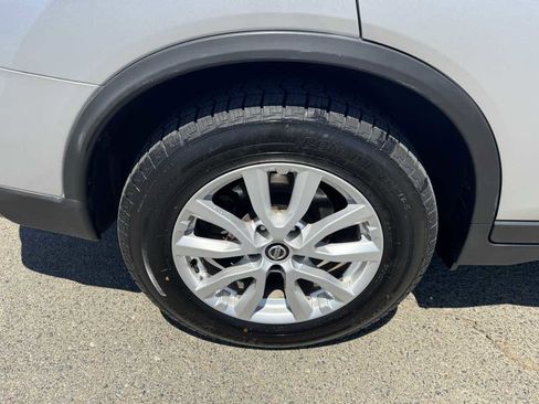 Used 2019 Nissan Rogue SV FWD image 36