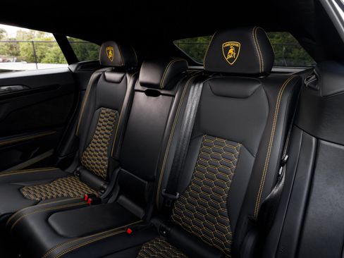 Used 2022 Lamborghini Urus image 30
