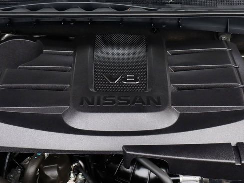 Used 2021 Nissan Titan PRO-4X w/ Pro-4x Convenience Package image 14