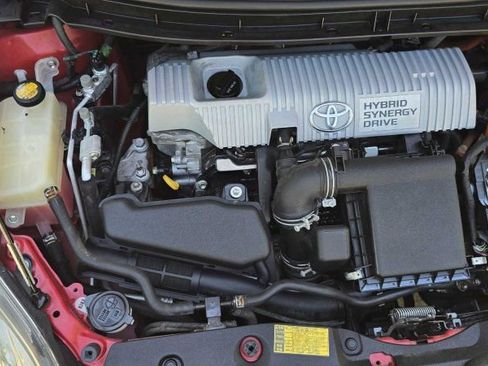 Used 2013 Toyota Prius Three image 33