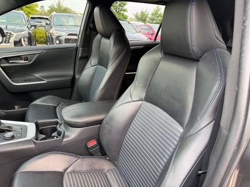 Used 2019 Toyota RAV4 XSE w/ XSE Weather Package AWD/4WD image 13