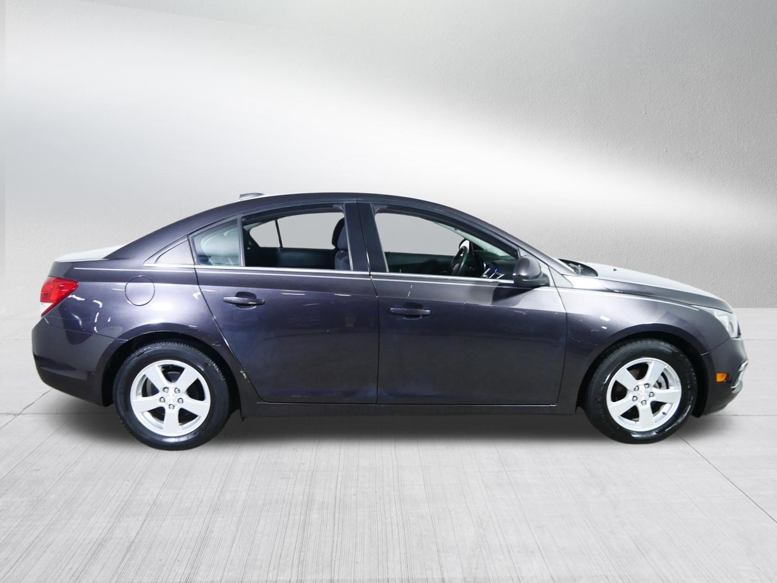 Used 2016 Chevrolet Cruze LT FWD image 8