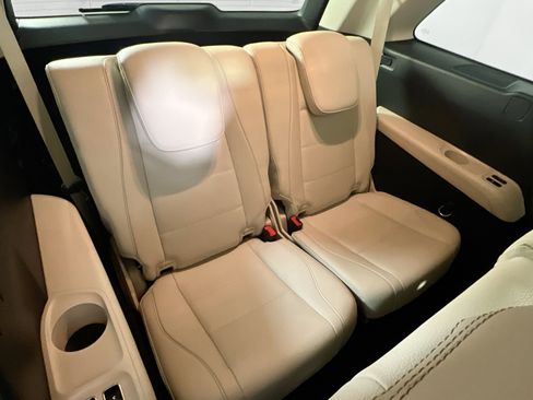 Used 2021 Mercedes-Benz GLS 450 4MATIC image 27