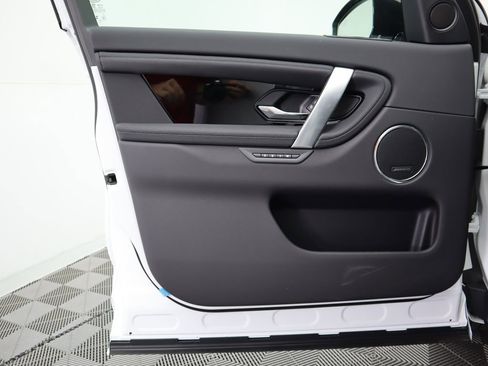 Used 2024 Land Rover Discovery Sport S image 25