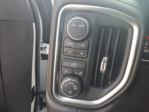 Used 2022 Chevrolet Silverado 1500 LT image 22
