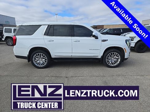 Used 2025 GMC Yukon Elevation image 1