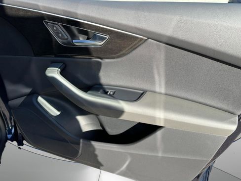 Certified 2025 Audi Q8 Premium w/ Convenience Package image 19