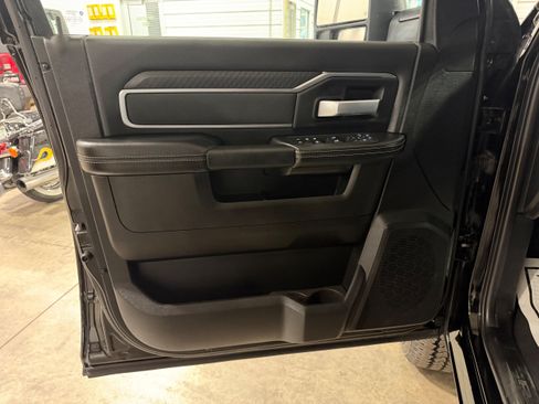 Used 2025 RAM 2500 Big Horn AWD/4WD image 48
