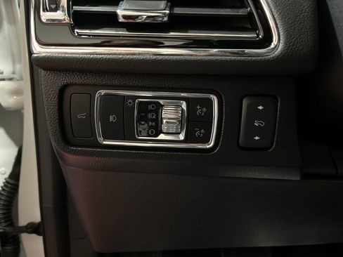 Used 2023 Lincoln Navigator L Reserve AWD/4WD image 8