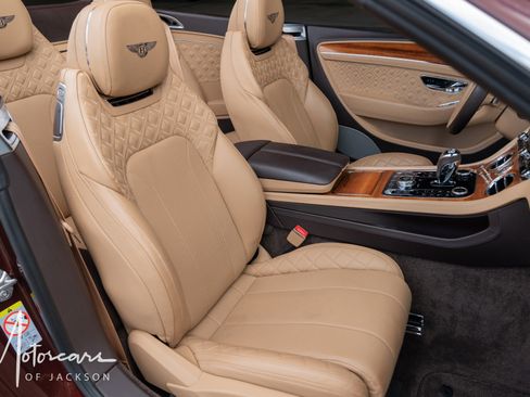 Used 2021 Bentley Continental GT V8 AWD/4WD image 17