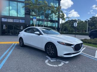 Used 2020 MAZDA MAZDA3 Sedan FWD video 2